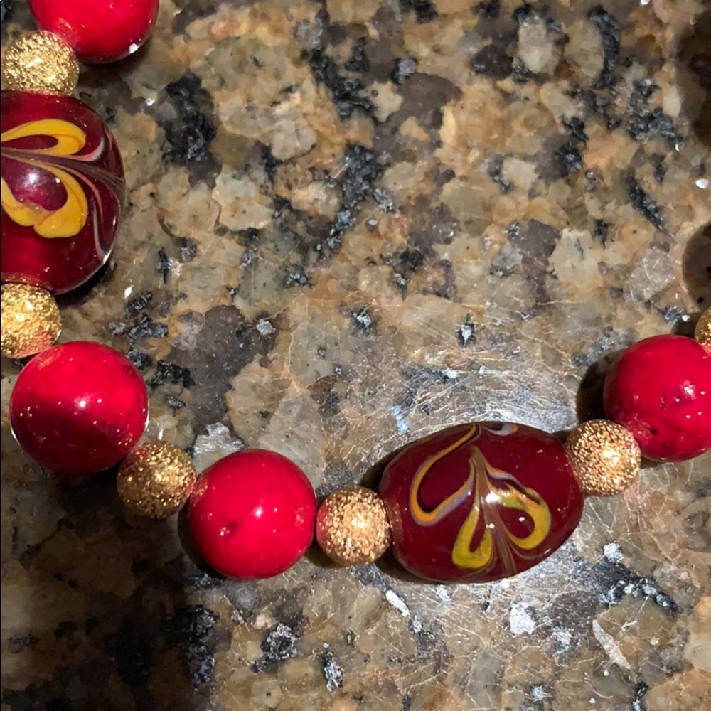 Red/gold beaded necklace and bracelet - Picture 2 of 4